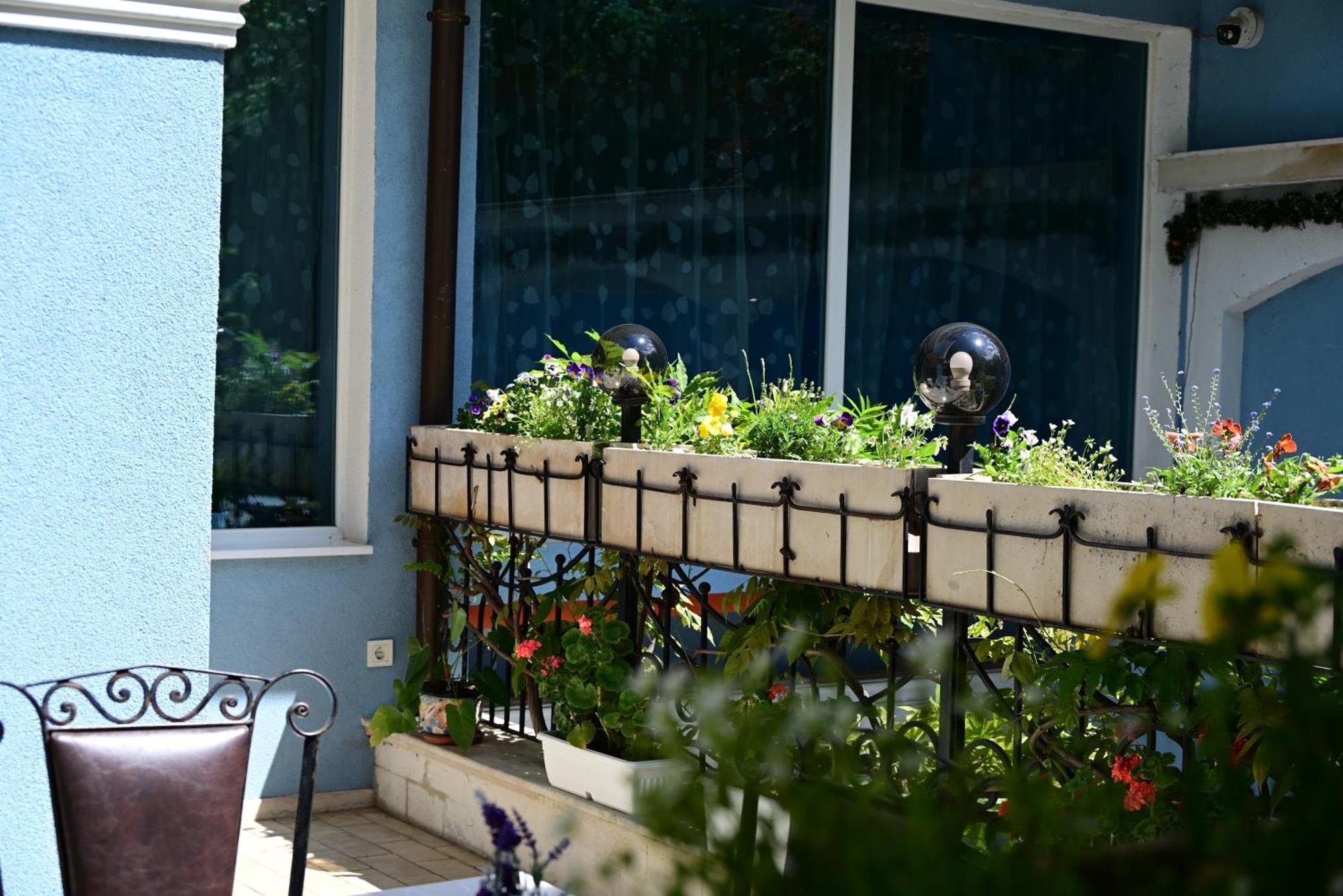 Family Hotel Lazur Kyustendil Luaran gambar