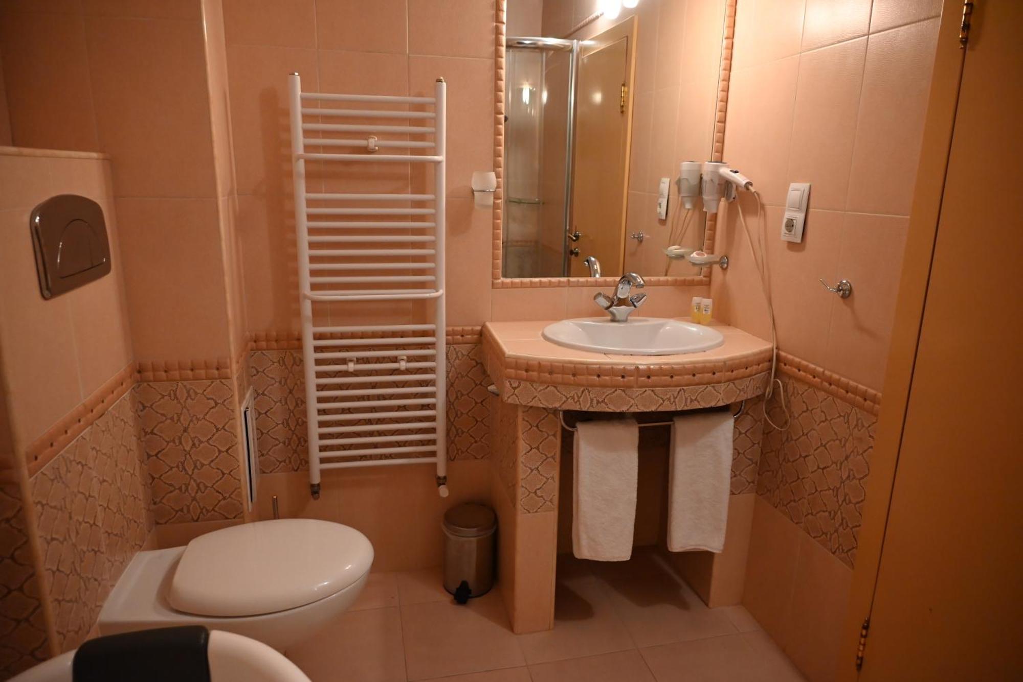 Family Hotel Lazur Kyustendil Luaran gambar