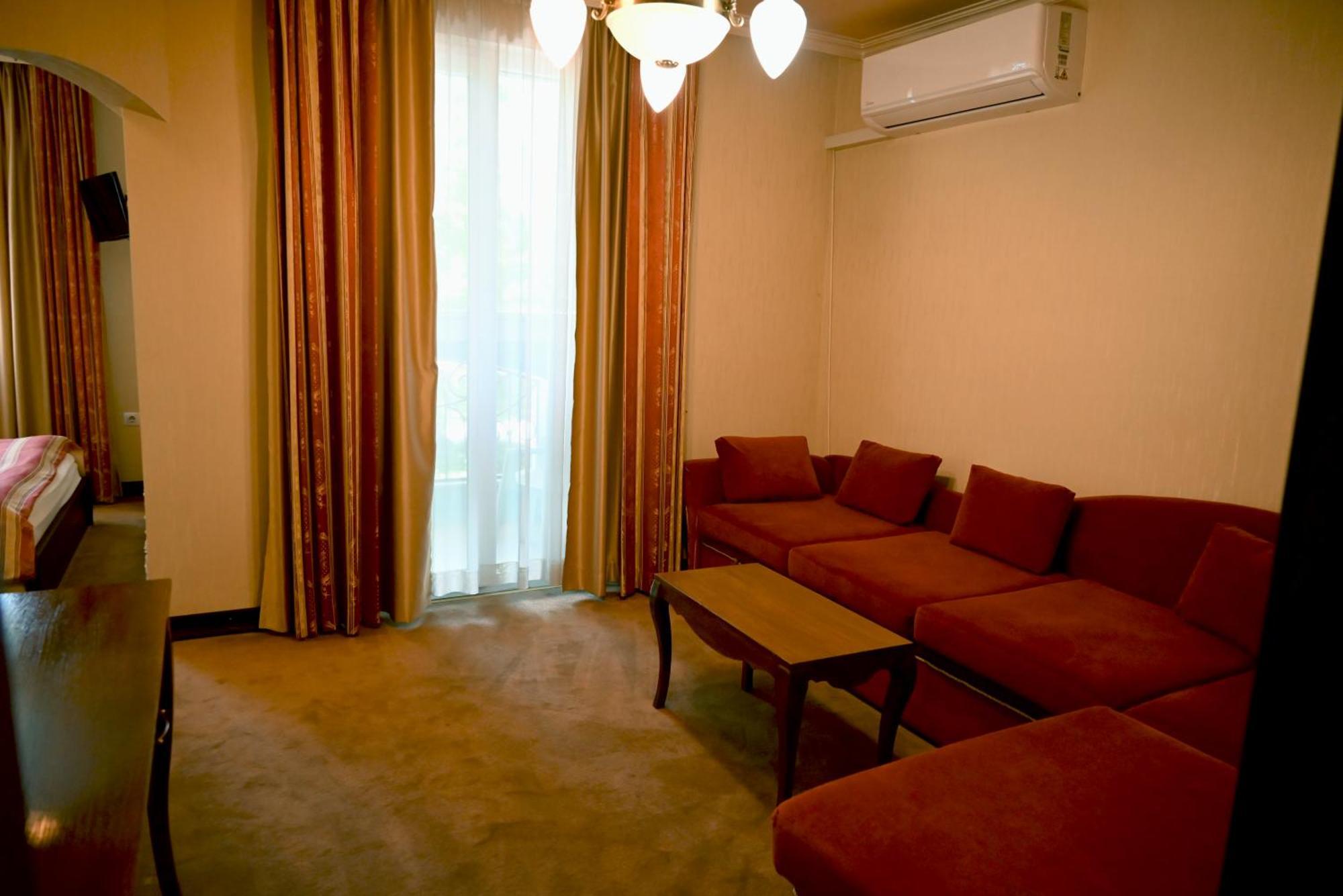 Family Hotel Lazur Kyustendil Luaran gambar